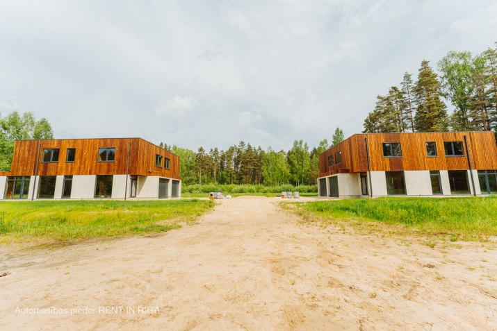 Sludinājumi. Piedāvājam iegādāties dvīņu mājas daļu meža ielokā  ideāls variants tiem, kas novērtē klusumu un Cena: 110000 EUR Foto #9