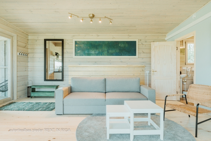 Sludinājumi. Jauna, pilnībā aprīkota brīvdienu māja ar 7 HA lielu zemi.  Ainaviska, skaista un neskarta vieta.  Cena: 79000 EUR Foto #3