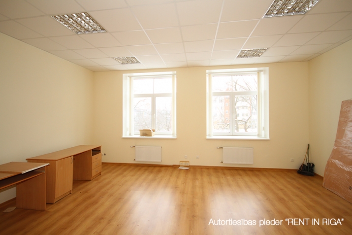 Объявление. Pilnībā autonomas un gaišas telpas, kuras piemērotas smalkajai ražošanai, birojam vai noliktavai.  Цена: 1200 EUR/мес. Foto #7