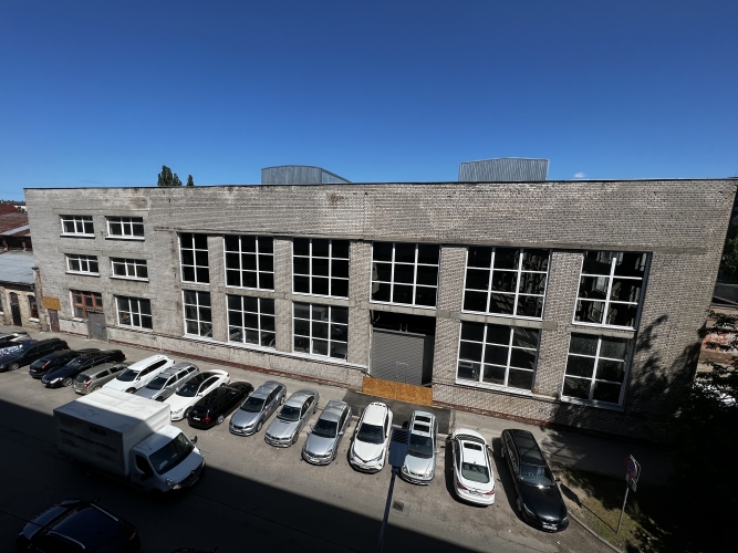 Sludinājumi. Iznomā neapkurināmas noliktavas/ražošanas telpas  Centrā, Barona un Zemitāna ielu krustojumā.  + Cena: 4500 EUR/mēn Foto #1