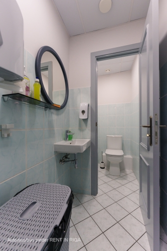 Sludinājumi. Birojs biznesa centrā Lāčplēša 41.  2 lielas telpas, 2 mazas telpas no kurām vienā var iekārtot Cena: 510 EUR/mēn Foto #7