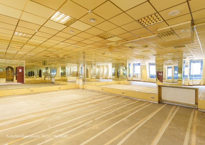 Sludinājumi. Telpas pie Brīvības ielas un Barona kvartāla ar lielu gājēju plūsmu.  Telpās var izveidot veikalu, Cena: 250000 EUR Foto #8