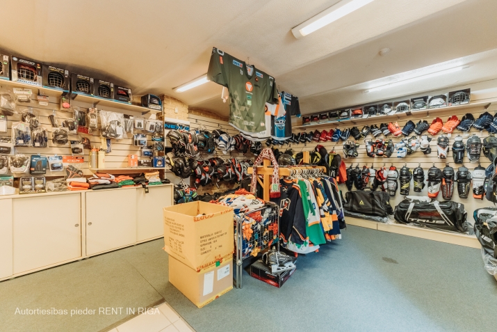 Sludinājumi. Iznomā telpas Pērnavas ielā, Grīziņkalnā ar ieeju no ēkas fasādes.  Telpu plānojums sastāv no Cena: 500 EUR/mēn Foto #2