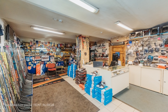 Sludinājumi. Iznomā telpas Pērnavas ielā, Grīziņkalnā ar ieeju no ēkas fasādes.  Telpu plānojums sastāv no Cena: 500 EUR/mēn Foto #3