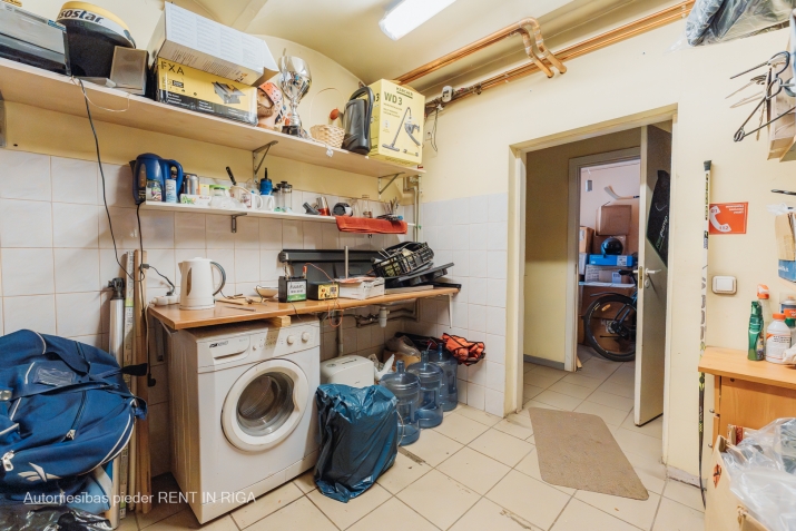 Sludinājumi. Iznomā telpas Pērnavas ielā, Grīziņkalnā ar ieeju no ēkas fasādes.  Telpu plānojums sastāv no Cena: 500 EUR/mēn Foto #7