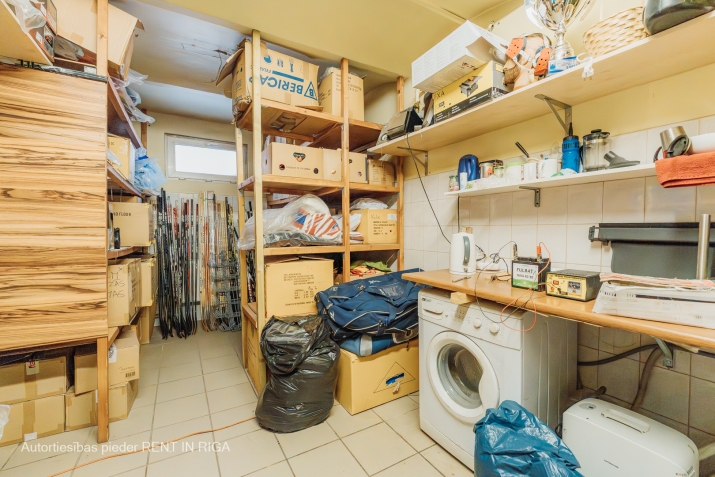 Sludinājumi. Iznomā telpas Pērnavas ielā, Grīziņkalnā ar ieeju no ēkas fasādes.  Telpu plānojums sastāv no Cena: 500 EUR/mēn Foto #5