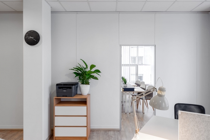 Объявление. Сдается в аренду офисное помещение в Тейке. 82 кв.м состоит из 2 комнат (58+24).  Также имеются:  Цена: 492 EUR/мес. Foto #5