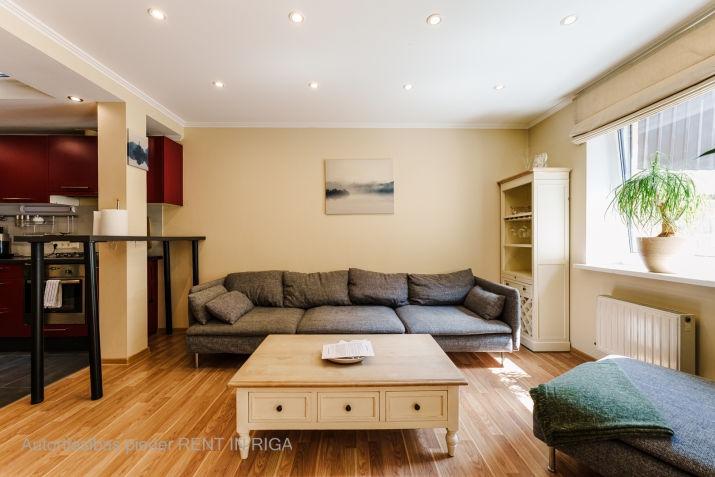 Sludinājumi. Dzīvoklis ar stāvvietu pagalmā, Klusajā centrā.  Pārdod dzīvokli, kas atrodas klusā pagalmā, 2 Cena: 184000 EUR Foto #4