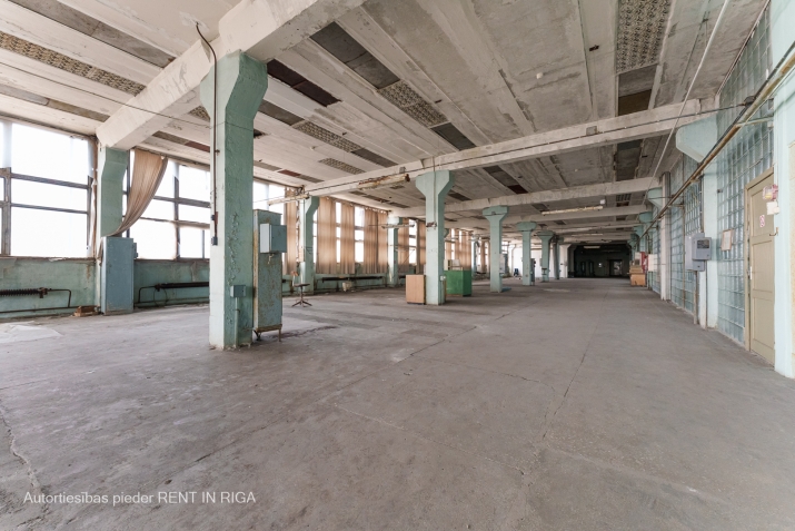 Sludinājumi. Iznomā ražotnes telpas Rīgas Brīvostas tuvumā.   Sākot ar 600 kvm iznomājam telpas Cena: 1000 EUR/mēn Foto #3