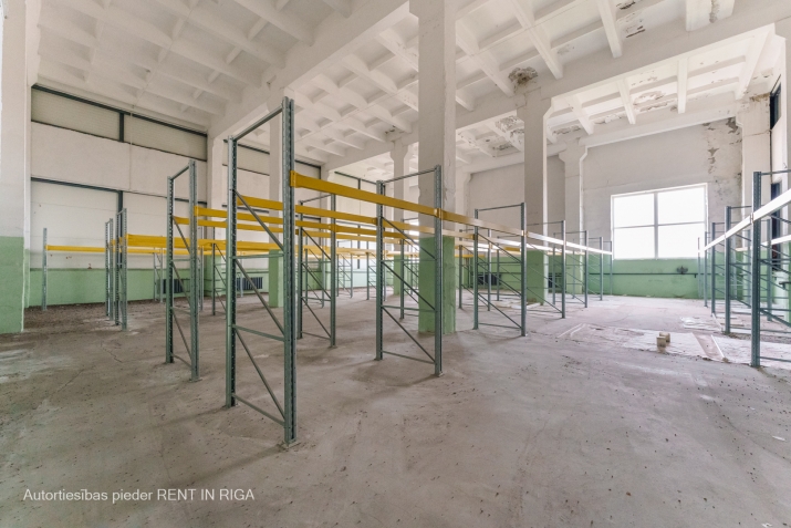 Sludinājumi. Iznomā ražotnes telpas Rīgas Brīvostas tuvumā.   Sākot ar 600 kvm iznomājam telpas Cena: 1000 EUR/mēn Foto #5