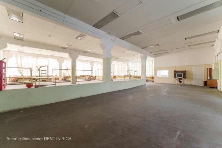 Sludinājumi. Iznomā ražotnes telpas Rīgas Brīvostas tuvumā.   Sākot ar 600 kvm iznomājam telpas Cena: 5300 EUR/mēn Foto #9