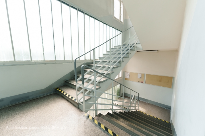 Sludinājumi. Tiek iznomātas biroju telpas.  + iespējams nomāt ilgtermiņā; + pieejams nomai uzreiz; + uzlabojumi Cena: 70 EUR/mēn Foto #4