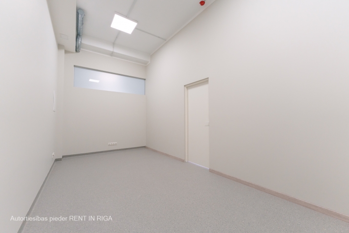 Объявление. Помещение с раковиной на Югле, Бривибас гатве 403.  Помещение может быть приспособлено под офис, Цена: 265 EUR/мес. Foto #4