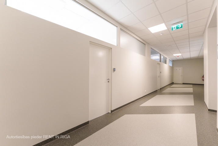 Объявление. Помещение с раковиной на Югле, Бривибас гатве 403.  Помещение может быть приспособлено под офис, Цена: 265 EUR/мес. Foto #7