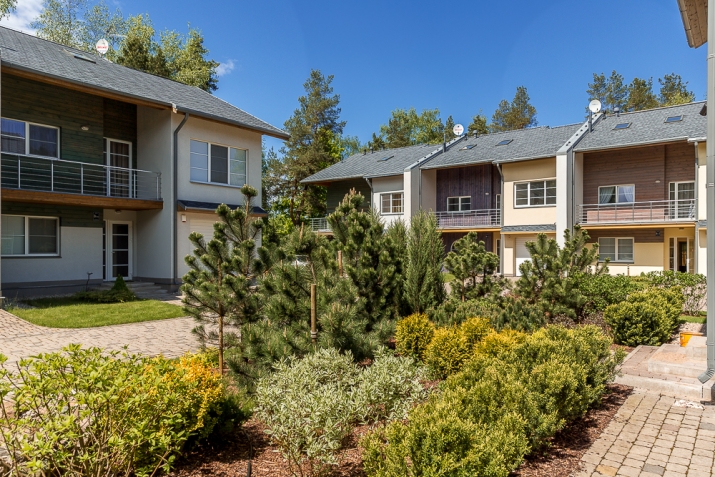 Sludinājumi. Māja no ekoloģiskajiem materiāliem. Sienas ir izgatavotas no Aeroc blokiem. Ar augstu Cena: 1150 EUR/mēn Foto #2