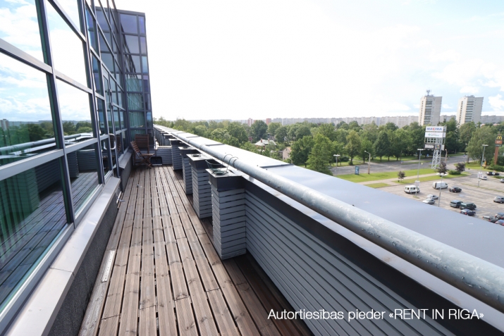 Sludinājumi. Birojs Ziepniekkalnā.  + 3. stāvs. + Pašlaik platība sastāv no atvērtas telpas, kabineta. + Cena: 1368 EUR/mēn Foto #2