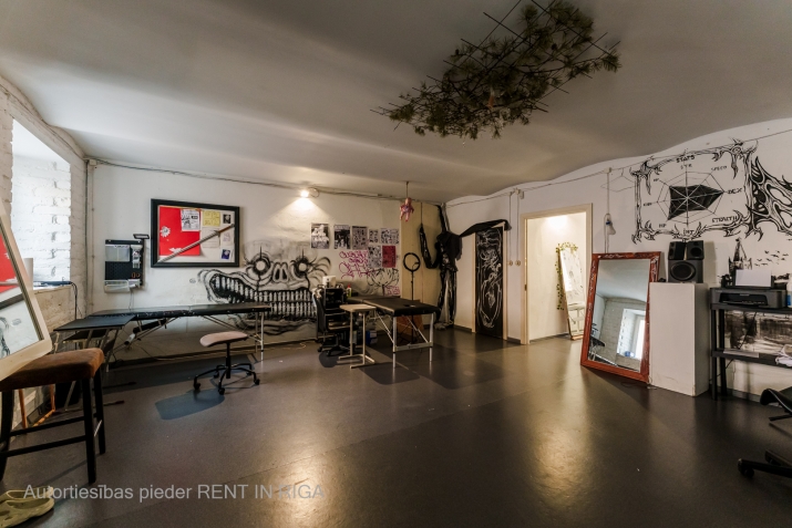 Объявление. Bright premises near Miera Street, with a beautiful garden in the courtyard.  Two separate rooms Цена: 450 EUR/мес. Foto #1