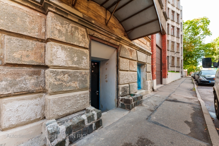 Объявление. Bright premises near Miera Street, with a beautiful garden in the courtyard.  Two separate rooms Цена: 450 EUR/мес. Foto #9