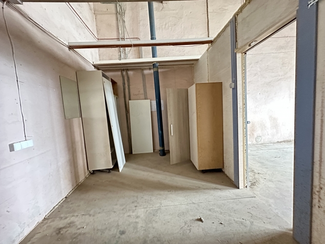 Sludinājumi. Ražotne vai noliktava tuvajā Purvciemā. Telpas atrodas ēkas ceturtajā stāvā. Kravas lifti 5t un 3t. Cena: 1068 EUR/mēn Foto #8