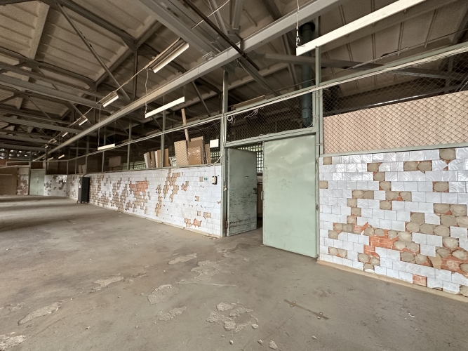 Sludinājumi. Ražotne vai noliktava tuvajā Purvciemā. Telpas atrodas ēkas ceturtajā stāvā. Kravas lifti 5t un 3t. Cena: 1068 EUR/mēn Foto #2