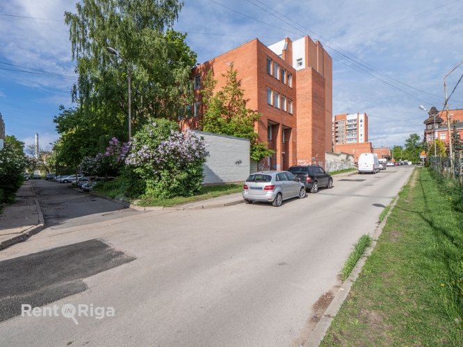 Объявление. Multi-functional building with land.  A 4-storey building is for sale, currently housing a Vesko Цена: 375000 EUR Foto #3