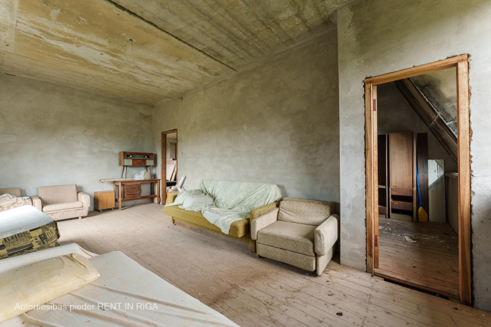 Sludinājumi. Tiek pārdota nepabeigta māja ar zemi gleznainā Mūsas upes krastā.  Piedāvājums sastāv no 720 m2 Cena: 75000 EUR Foto #5