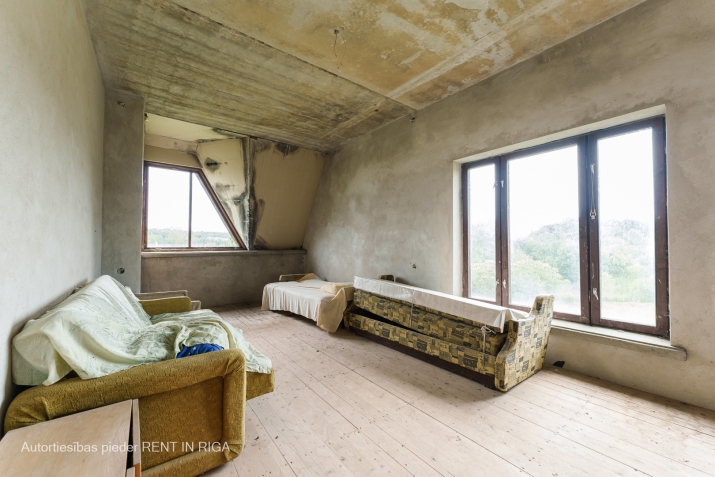 Sludinājumi. Tiek pārdota nepabeigta māja ar zemi gleznainā Mūsas upes krastā.  Piedāvājums sastāv no 720 m2 Cena: 75000 EUR Foto #6