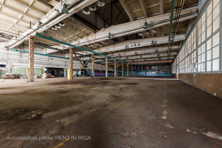 Sludinājumi. Plaša telpas ražošanai vai noliktavai.  + Sakopta, iežogota, asfaltēta un apsragāta teritorija ar Cena: 7035 EUR/mēn Foto #9