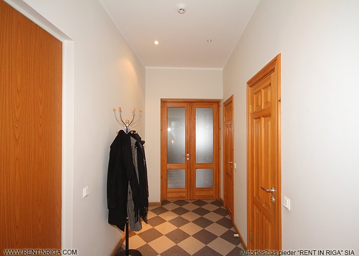 Объявление. Nomai tiek piedāvātas labas biroja telpas vēsturiskā namā, kas atrodas uz Tirgoņu ielas. Ceturtā Цена: 499 EUR/мес. Foto #7