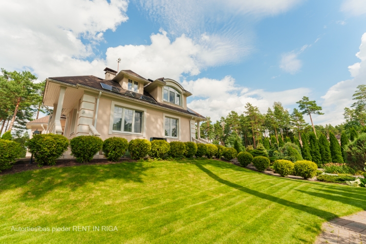 Sludinājumi. Grezna privātmāja Sunīšos.  Māja atrodas klusā vietā, meža malā. Apkārtējie kaimiņi patīkami un Cena: 499000 EUR Foto #1