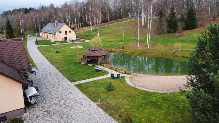 Sludinājumi. Pārdošanā fantastisks īpašums Līgatnē.   Uz vērienīgā 1.95 ha zemesgabala ierīkota 3- stāvu Cena: 350000 EUR Foto #3