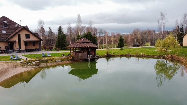 Sludinājumi. Pārdošanā fantastisks īpašums Līgatnē.   Uz vērienīgā 1.95 ha zemesgabala ierīkota 3- stāvu Cena: 350000 EUR Foto #4