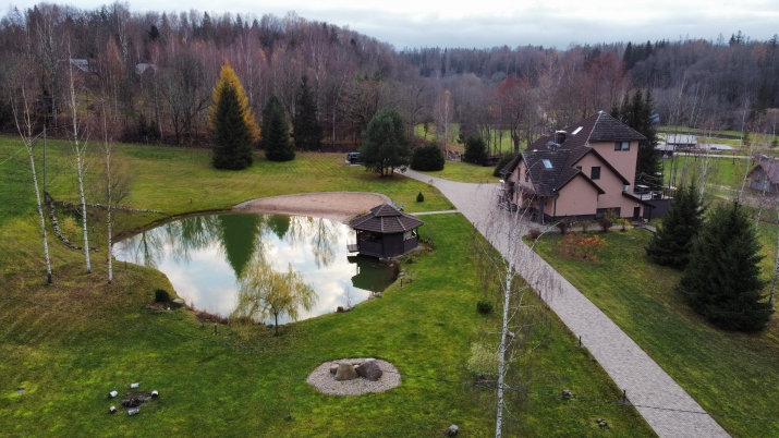 Sludinājumi. Pārdošanā fantastisks īpašums Līgatnē.   Uz vērienīgā 1.95 ha zemesgabala ierīkota 3- stāvu Cena: 350000 EUR Foto #6