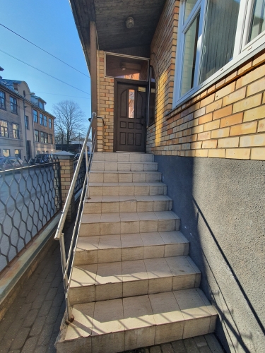 Объявление. Pārdod biroju ēku Āgenskalnā, Āgenskalna tirgus un Stradiņa slimnīcas tuvumā.  + Investīcijas Цена: 280000 EUR Foto #4