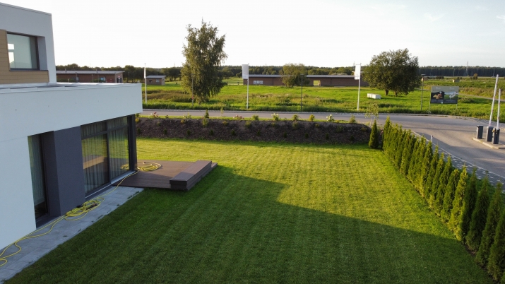 Объявление. Продаём современный частный дом с тремя спальнями в Пиньках, идеальное месторасположение между Цена: 312000 EUR Foto #4