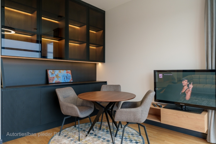 Объявление. Продаём современный частный дом с тремя спальнями в Пиньках, идеальное месторасположение между Цена: 312000 EUR Foto #9