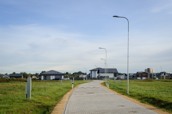 Sludinājumi. Zemes gabals 1435 m2 platībā ciematā \'DAILAS\' Ādažos, kas atrodas tikai 23 km attālumā no Rīgas Cena: 63228 EUR Foto #2