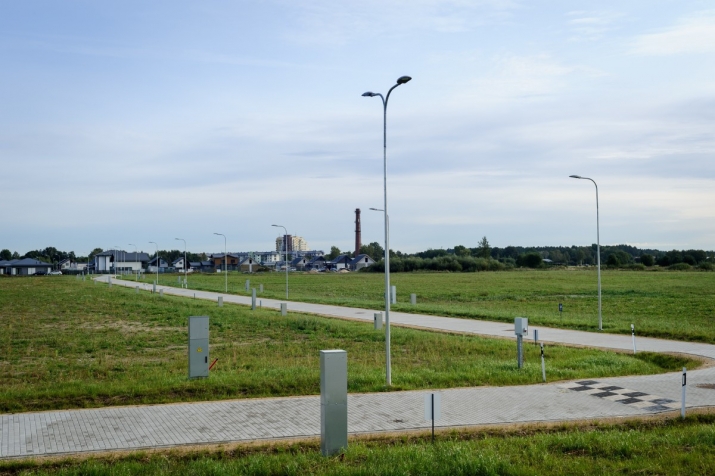 Sludinājumi. Zemes gabals 1435 m2 platībā ciematā \'DAILAS\' Ādažos, kas atrodas tikai 23 km attālumā no Rīgas Cena: 63228 EUR Foto #1