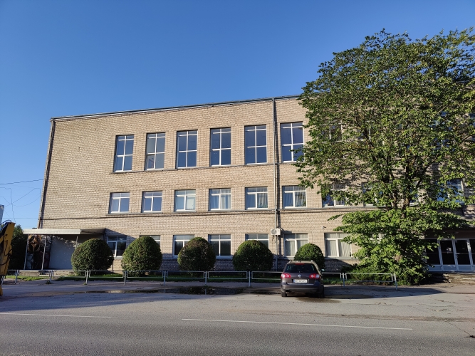 Sludinājumi. Iznomā lielo aktu zāli.  Svaigi remontēta gaiša zāle ar skatuvi un lieliem logiem abās pusēs. Cena: 644 EUR/mēn Foto #9