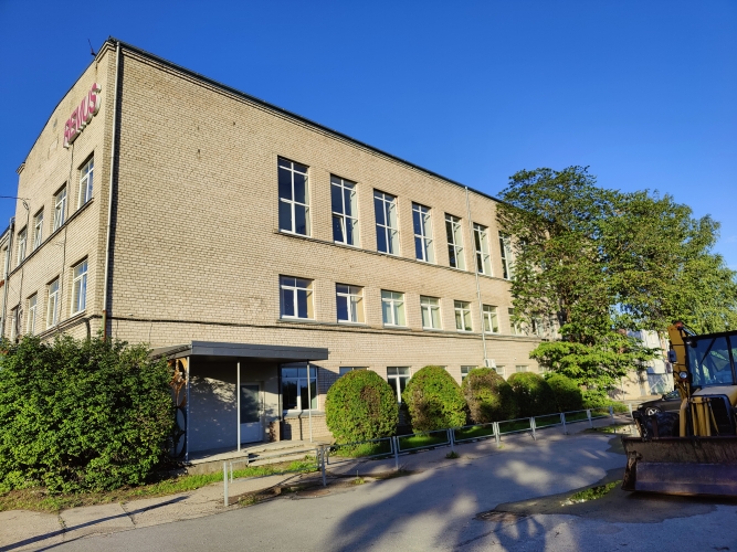 Sludinājumi. Iznomā dažāda izmēra nesen remontētas biroja telpas.  Var izvēlēties vairākus kabinetus pēc Cena: 184 EUR/mēn Foto #5