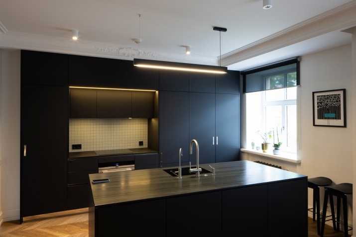 Sludinājumi. Plašs dzīvoklis ar dizainera plānotu kvalitatīvu apdari Dzirnavu ielas 92 nama pagalma ēkā.   Cena: 450000 EUR Foto #3