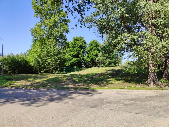 Sludinājumi. Pārdod 2 blakus esošus zemes gabalus (JC4).  Īpašumā ietilpst: + Buļļu iela 72 - zeme ar nepabeigtu Cena: 800000 EUR Foto #9