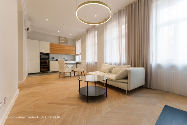 Sludinājumi. \'Elizabetes Rezidence\'- viena no spilgtākajām Rīgas arhitektūras mantojuma pērlēm, celta 19. Cena: 295000 EUR Foto #5