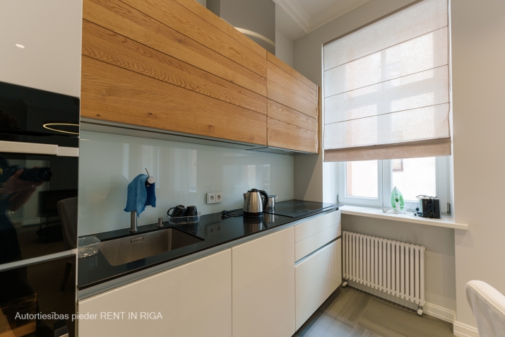 Sludinājumi. \'Elizabetes Rezidence\'- viena no spilgtākajām Rīgas arhitektūras mantojuma pērlēm, celta 19. Cena: 295000 EUR Foto #7