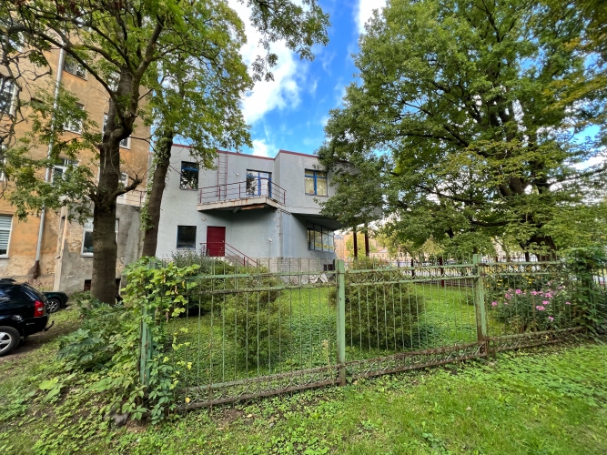 Sludinājumi. Nomai tiek piedāvāta komercēka pašā Rīgas centrā!  Ēka ar kopējo platību 1450.4m2 atrodas Dzirnavu Cena: 10000 EUR/mēn Foto #7