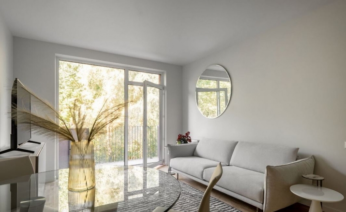 Sludinājumi. Ezerjugla- vieta, kur daba ienāk pilsētā!  Par mājvietu: Četru istabu dzīvoklis ar pārdomātu un Cena: 199870 EUR Foto #4