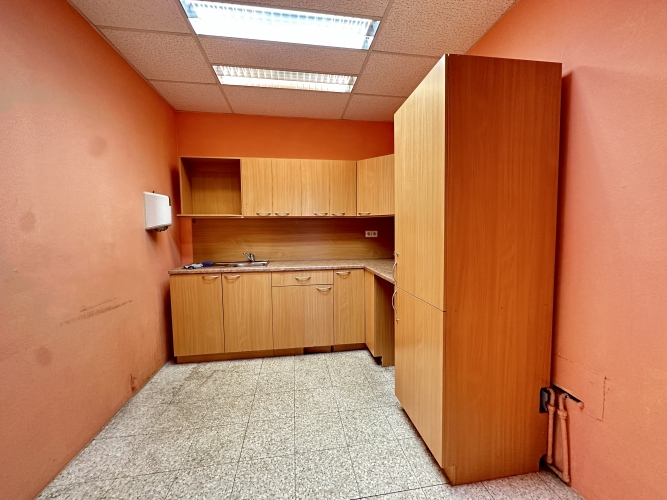 Sludinājumi. Birojs Purvciemā.  Birojs izvietots ēkas 3. stāvā (ēka aprīkota ar liftu).  Platība sastāv no Cena: 754 EUR/mēn Foto #5