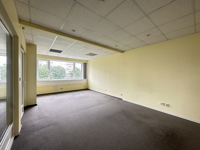 Sludinājumi. Birojs Purvciemā.  Birojs izvietots ēkas 3. stāvā (ēka aprīkota ar liftu).  Platība sastāv no Cena: 754 EUR/mēn Foto #3