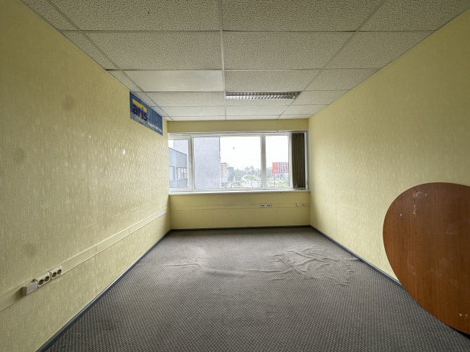 Sludinājumi. Birojs Purvciemā.  Birojs izvietots ēkas 3. stāvā (ēka aprīkota ar liftu).  Platība sastāv no Cena: 754 EUR/mēn Foto #4