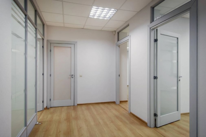 Sludinājumi. Tiek pārdots dzīvoklis kompleksā Upīša galerija, pagalma māja, 6.stāvs, 127 m2.   Ēka būvēta Cena: 215900 EUR Foto #9